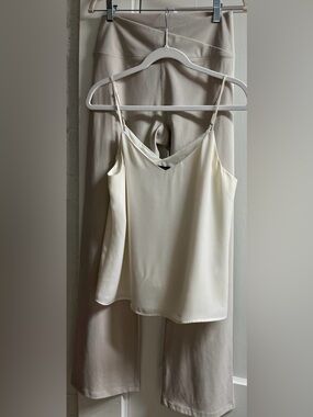 2 pc Calvin Klein Performance leggings/Banana Republic cream tank top sz S